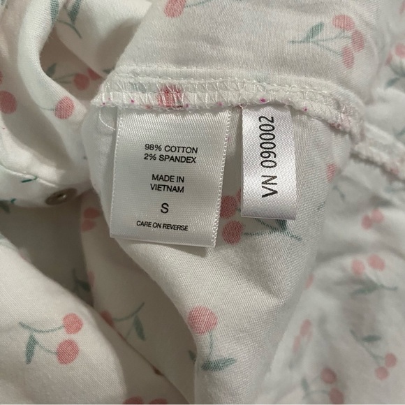 NY&C 7th Avenue White Red Cherry Print Popover Top - Picture 6 of 6